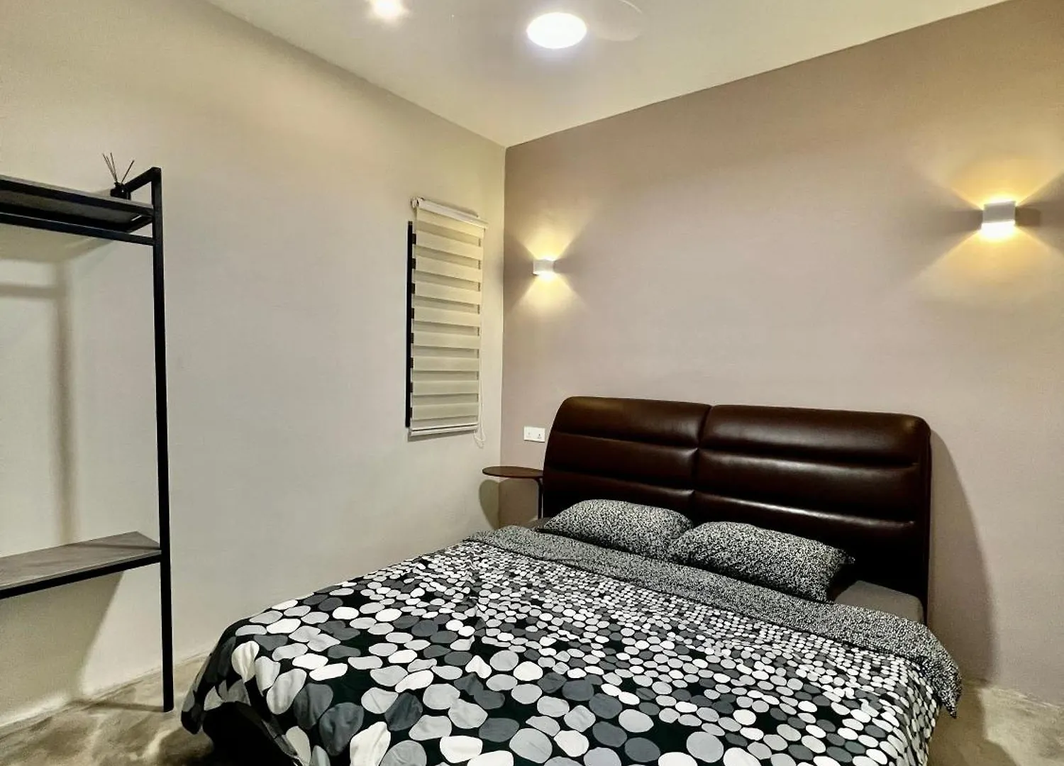 Pure Essence Retreat Homestay - Taman Pelangi , Pelangi , Jalan Hijau Muda , Johor Bahru Town Malaysia
