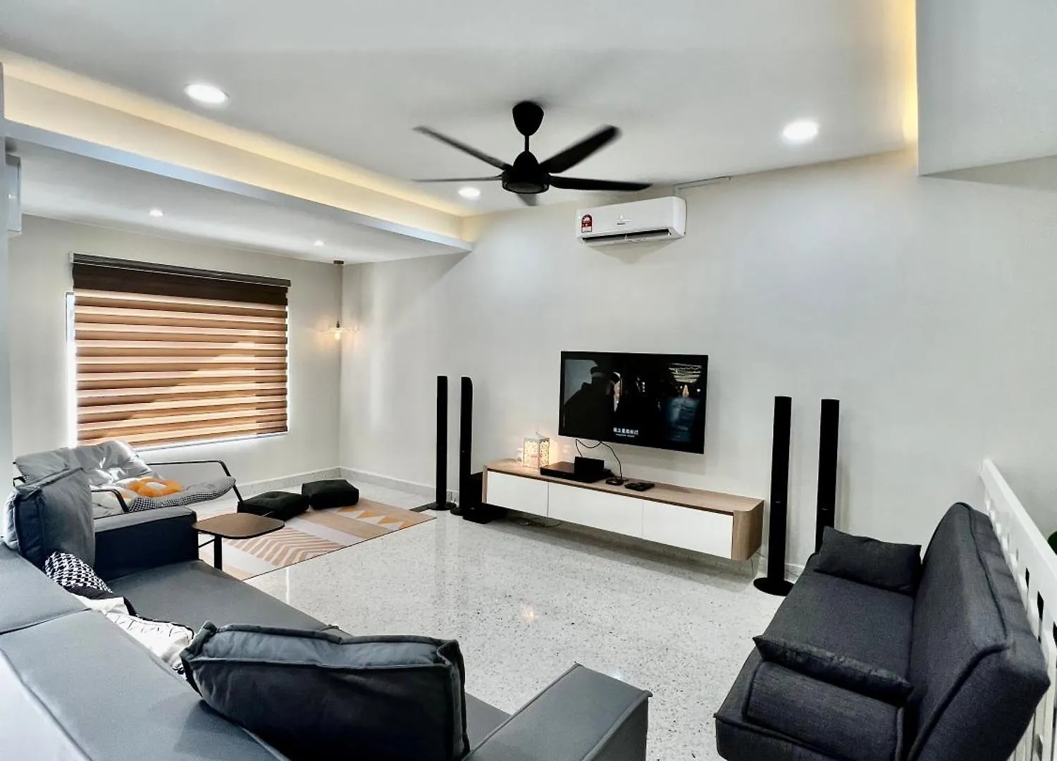 Pure Essence Retreat Homestay - Taman Pelangi , Pelangi , Jalan Hijau Muda , Johor Bahru Town Malaysia